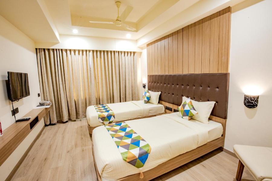 Hotel Nexus Rajkot Exterior foto