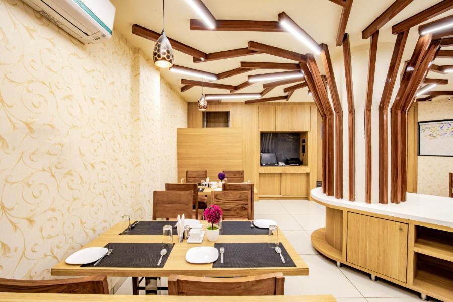 Hotel Nexus Rajkot Exterior foto