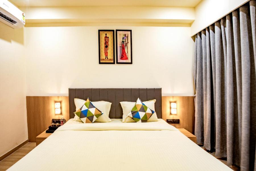 Hotel Nexus Rajkot Exterior foto