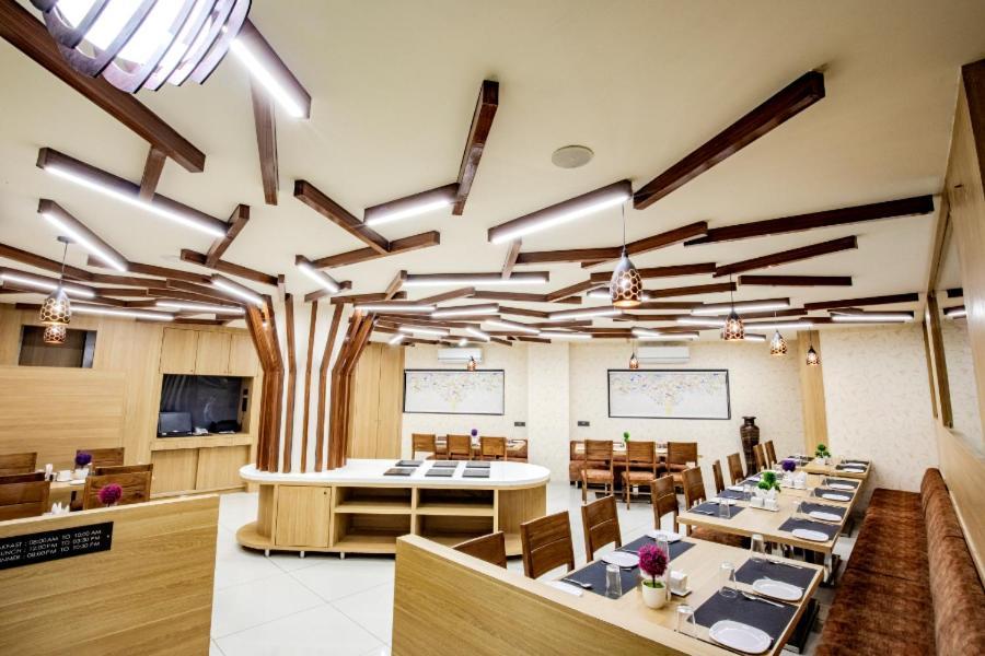 Hotel Nexus Rajkot Exterior foto